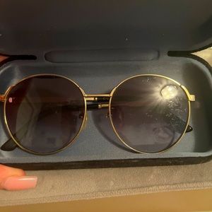 Circle gram Gucci sunglasses with original green and red detail